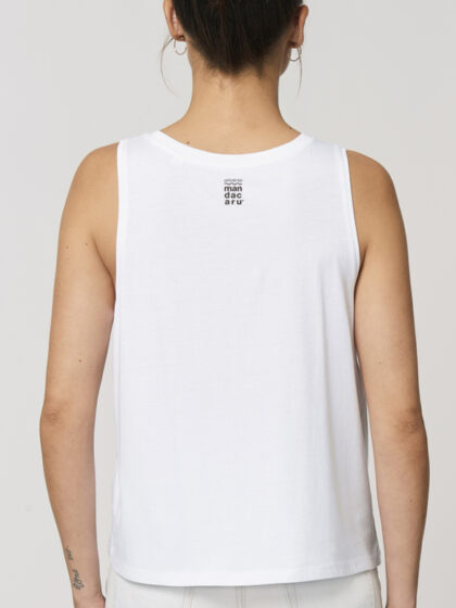logo cuello camiseta